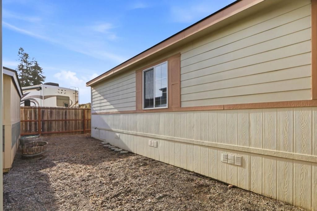 Image 33 of property listing at 1085 Tasman Drive, Sunnyvale, CA 94089