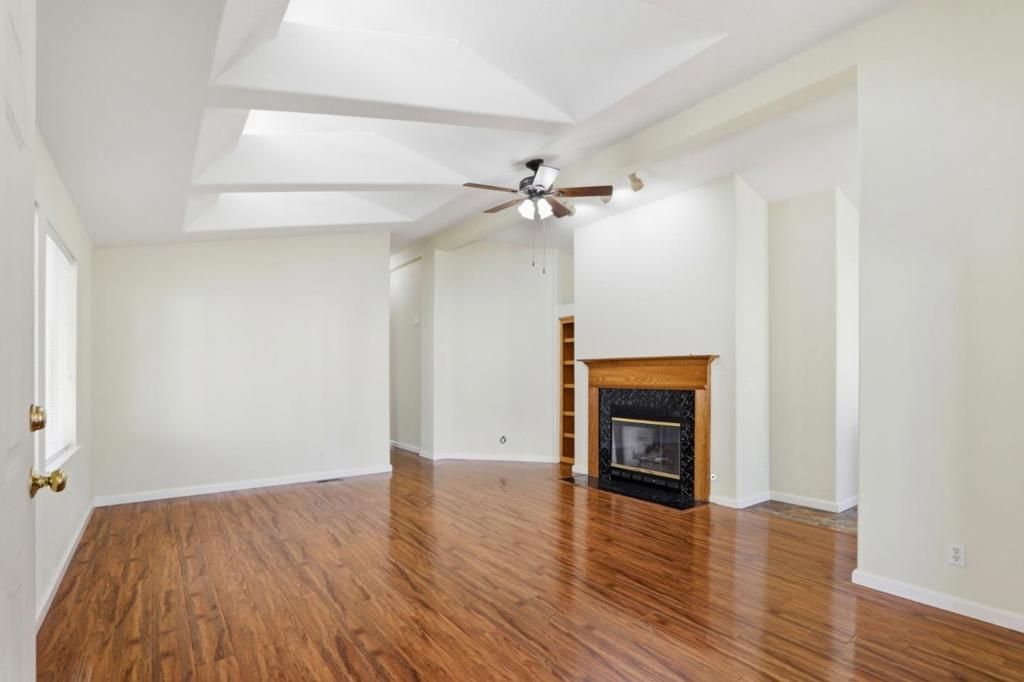 Image 6 of property listing at 1085 Tasman Drive, Sunnyvale, CA 94089