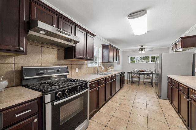 5211 Mulford Street, Houston, TX 77023