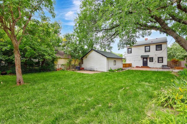 1040 N Amidon Ave, Wichita, KS 67203