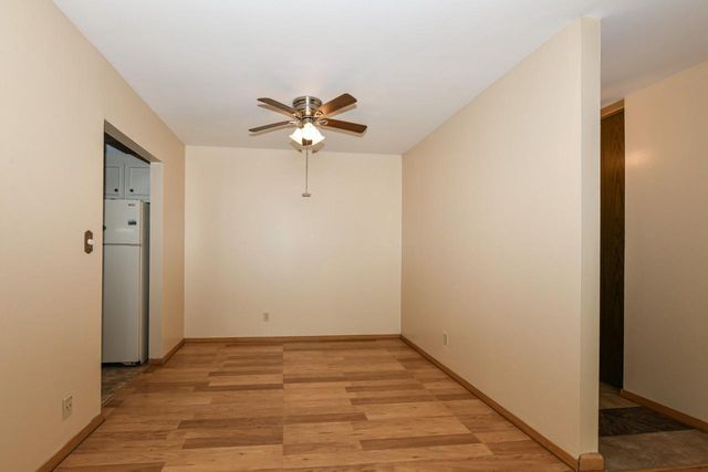 2260 W Good Hope ROAD #129, Glendale, WI 53209