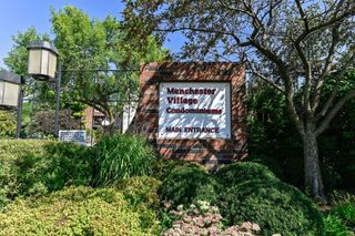 2260 W Good Hope ROAD #129, Glendale, WI 53209