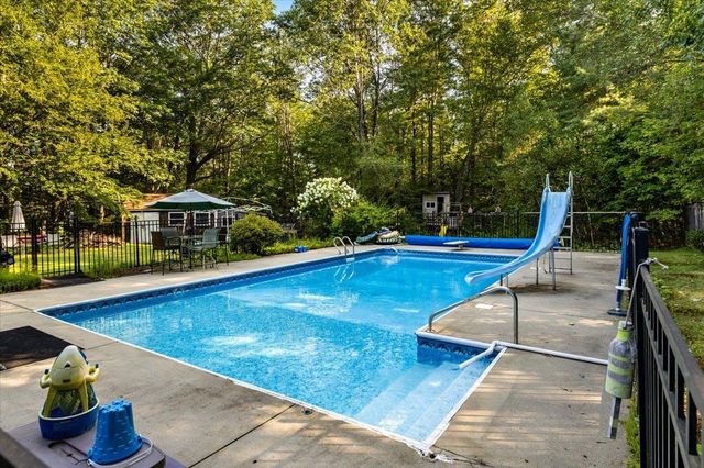 345 North Road, Deerfield, NH 03037
