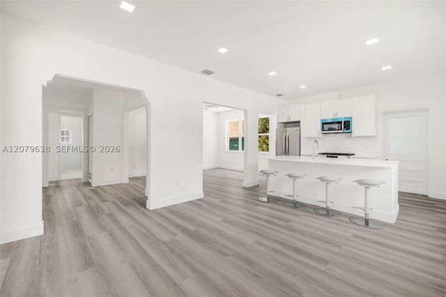 340 NE 125th St, North Miami, FL 33161