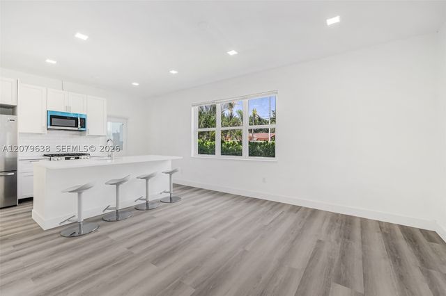 340 NE 125th St, North Miami, FL 33161