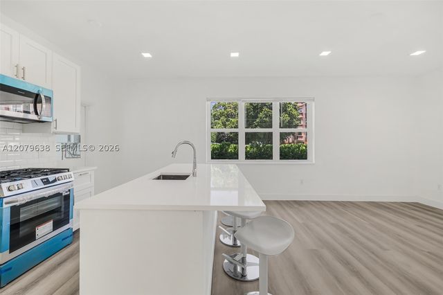340 NE 125th St, North Miami, FL 33161
