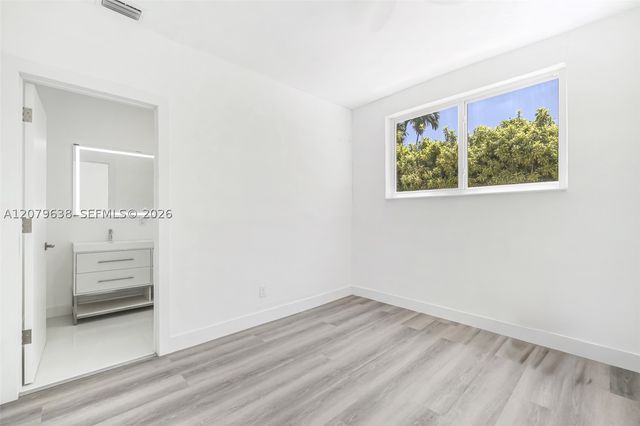 340 NE 125th St, North Miami, FL 33161