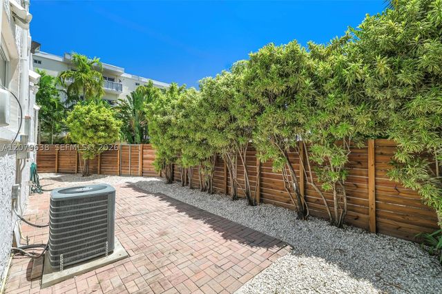 340 NE 125th St, North Miami, FL 33161