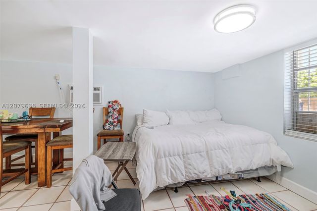 340 NE 125th St, North Miami, FL 33161