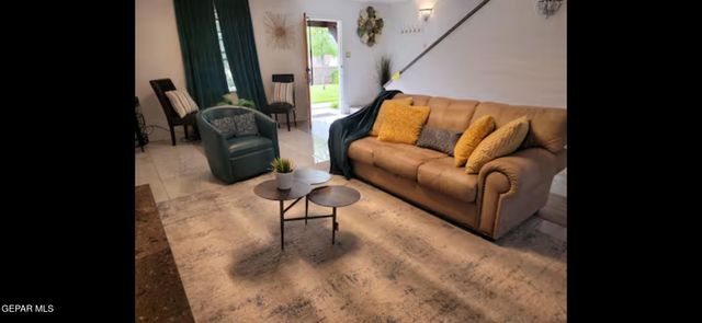 350 Thunderbird Drive 21, El Paso, TX 79912