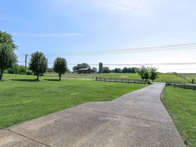 2301 Clara Mathis Rd, Spring Hill, TN 37174