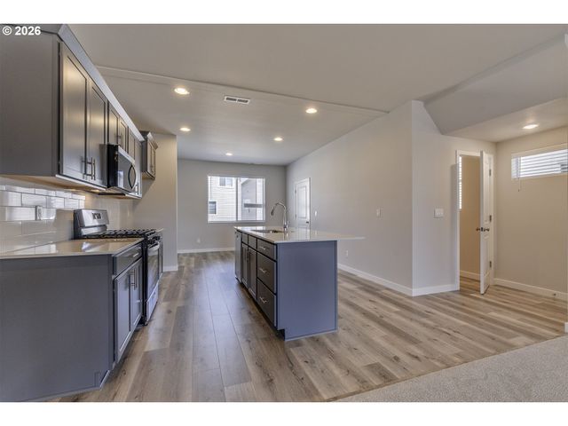 2133 36th Ave, Forest Grove, OR 97116