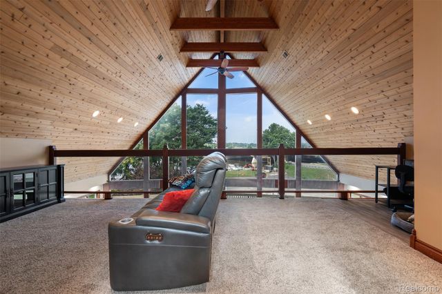 1907 Riverside Drive, Port Huron, MI 48060