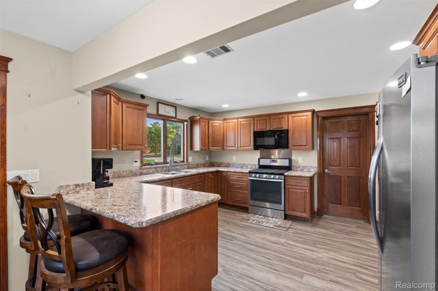 1907 Riverside Drive, Port Huron, MI 48060