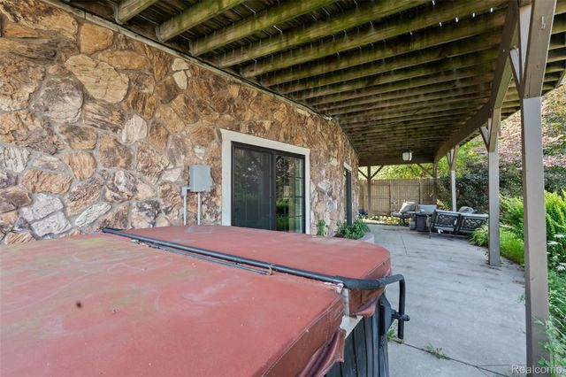 1907 Riverside Drive, Port Huron, MI 48060