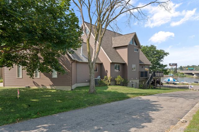 1907 Riverside Drive, Port Huron, MI 48060