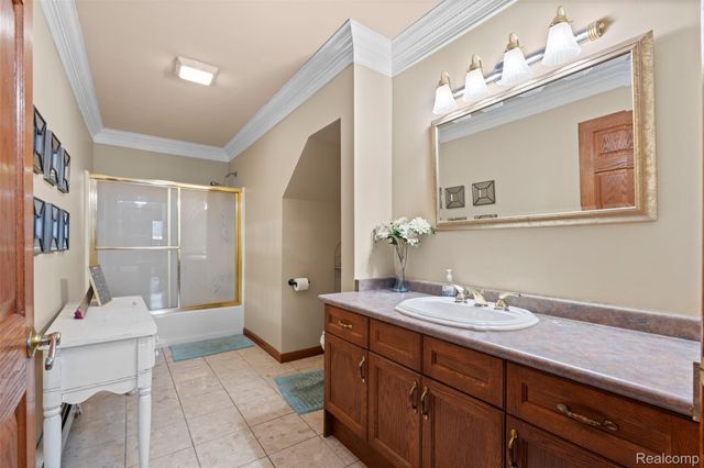 1907 Riverside Drive, Port Huron, MI 48060