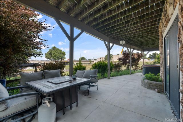 1907 Riverside Drive, Port Huron, MI 48060