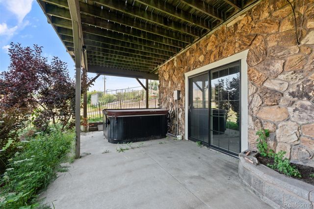 1907 Riverside Drive, Port Huron, MI 48060