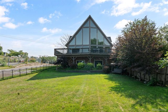 1907 Riverside Drive, Port Huron, MI 48060