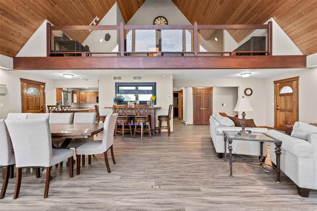 1907 Riverside Drive, Port Huron, MI 48060