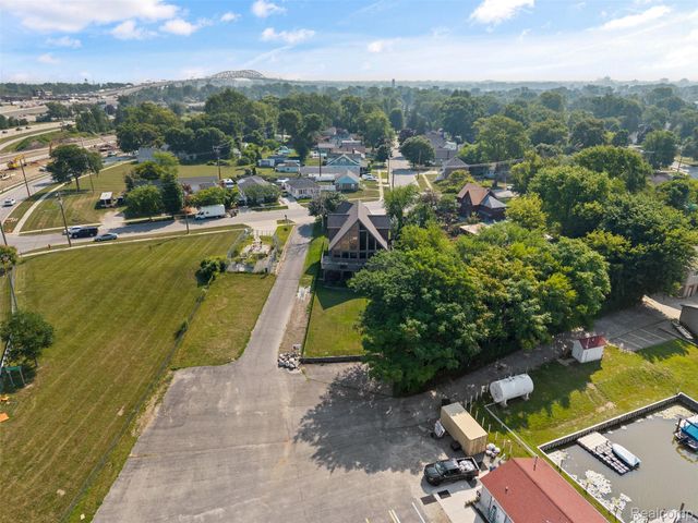 1907 Riverside Drive, Port Huron, MI 48060