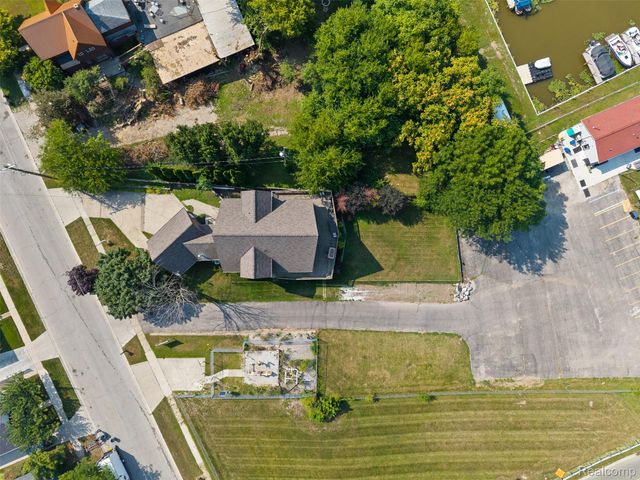 1907 Riverside Drive, Port Huron, MI 48060