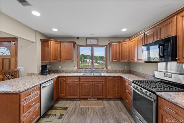 1907 Riverside Drive, Port Huron, MI 48060