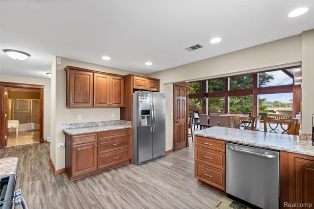 1907 Riverside Drive, Port Huron, MI 48060