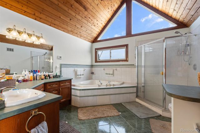 1907 Riverside Drive, Port Huron, MI 48060