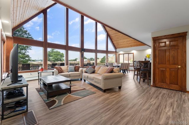 1907 Riverside Drive, Port Huron, MI 48060