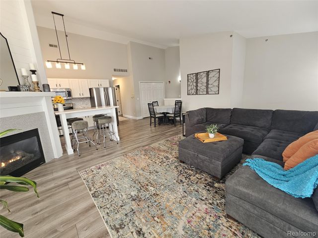 42627 Park Cresent Drive 36, Sterling Heights, MI 48313