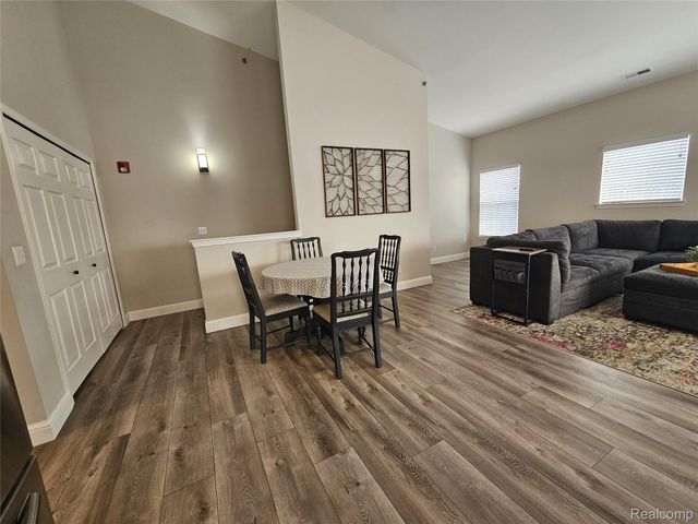 42627 Park Cresent Drive 36, Sterling Heights, MI 48313