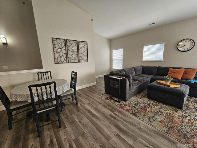 42627 Park Cresent Drive 36, Sterling Heights, MI 48313