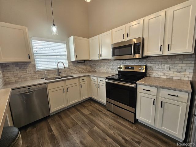 42627 Park Cresent Drive 36, Sterling Heights, MI 48313