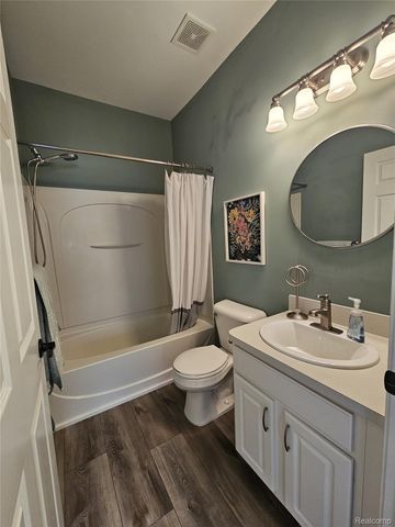 42627 Park Cresent Drive 36, Sterling Heights, MI 48313