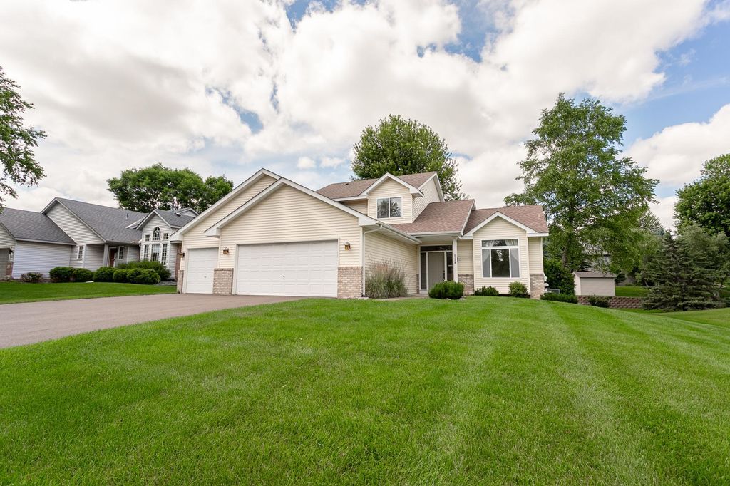 8284 Ashford Road, Woodbury, MN 55125 — photo 2