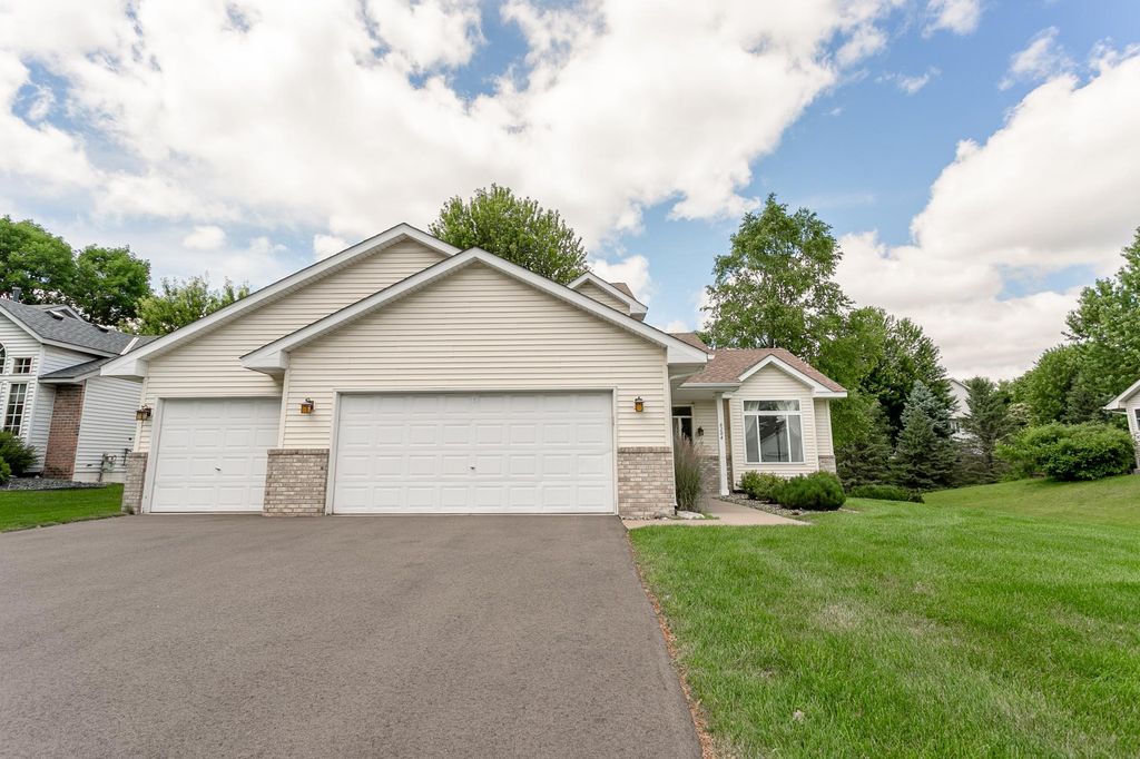 8284 Ashford Road, Woodbury, MN 55125 — photo 3