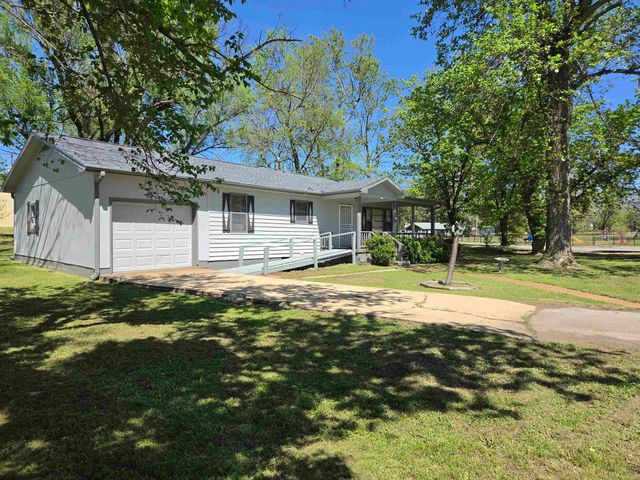32 E Main Street, Ash Flat, AR 72513