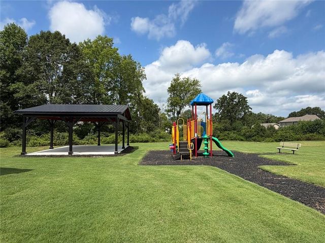 515 McGinnis Circle, Calhoun, GA 30701