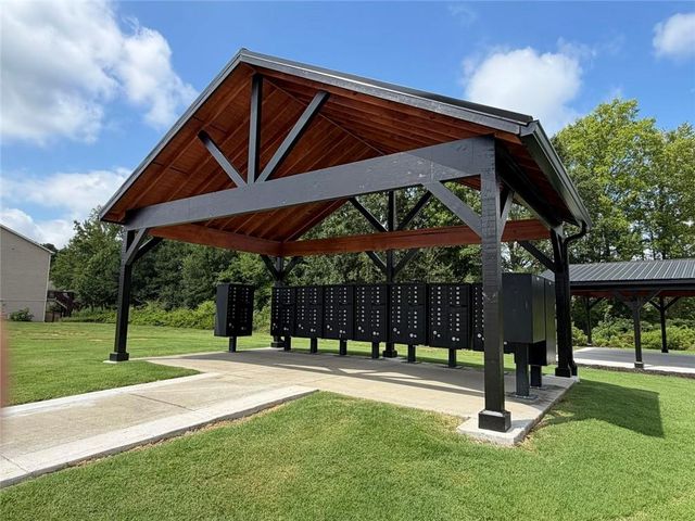 515 McGinnis Circle, Calhoun, GA 30701