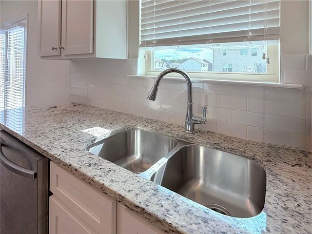 515 McGinnis Circle, Calhoun, GA 30701