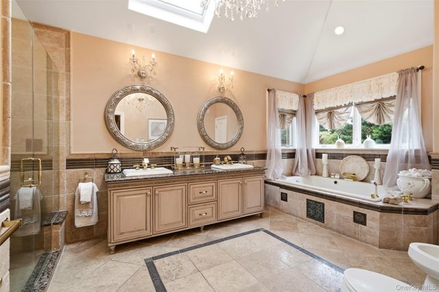 15 Peppermill Lane, Dix Hills, NY 11746