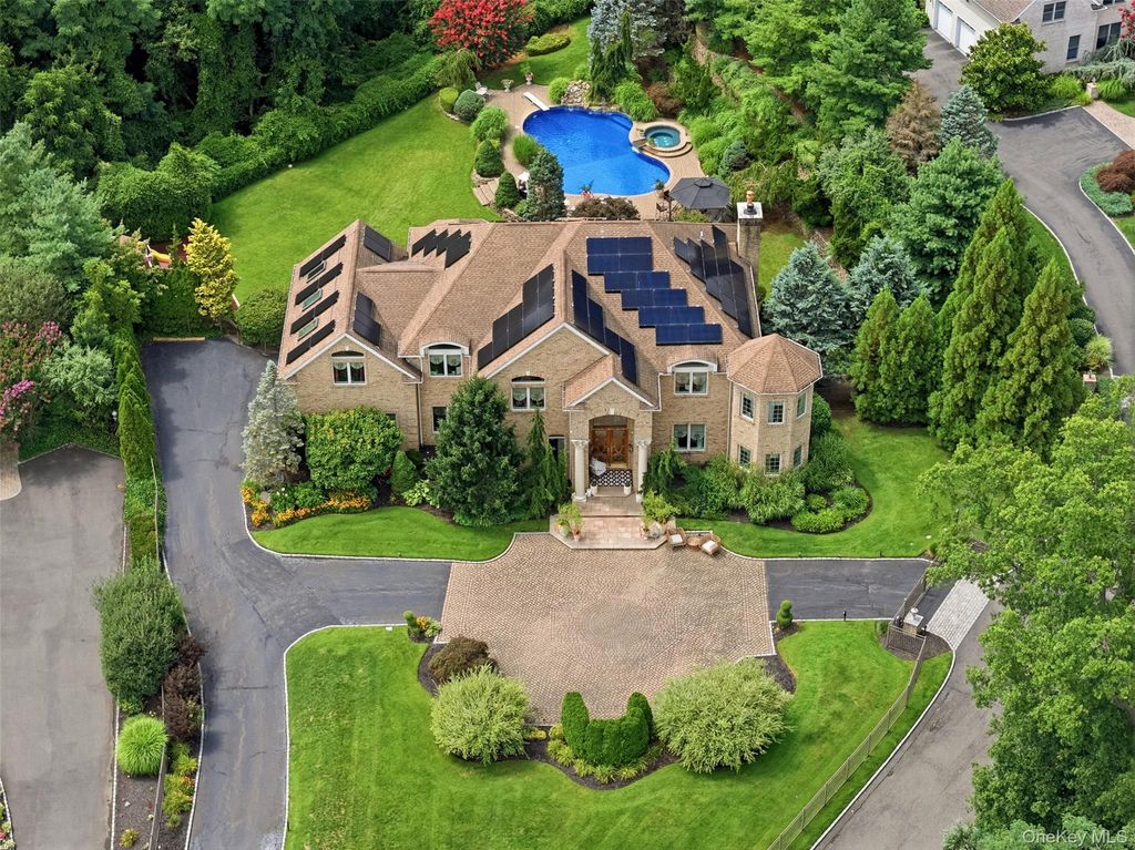 15 Peppermill Lane, Dix Hills, NY 11746 — photo 2