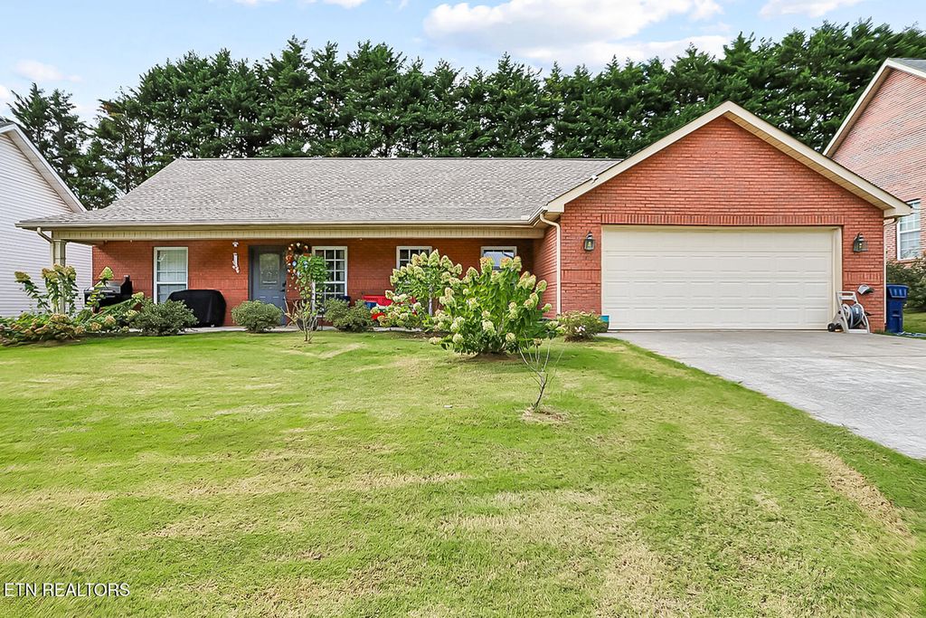 1511 Mayapple Drive, Maryville, TN 37801
