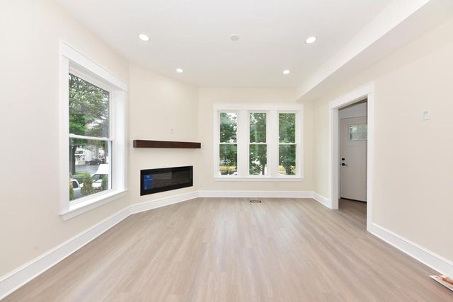 5804 W Michigan STREET, Wauwatosa, WI 53213