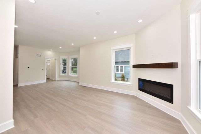 5804 W Michigan STREET, Wauwatosa, WI 53213