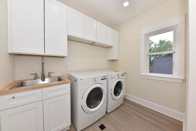 5804 W Michigan STREET, Wauwatosa, WI 53213