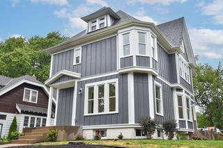 5804 W Michigan STREET, Wauwatosa, WI 53213