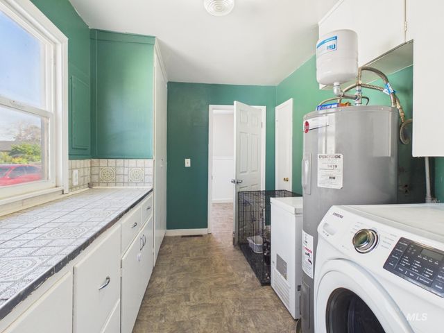 204 Anderson St, Caldwell, ID 83605